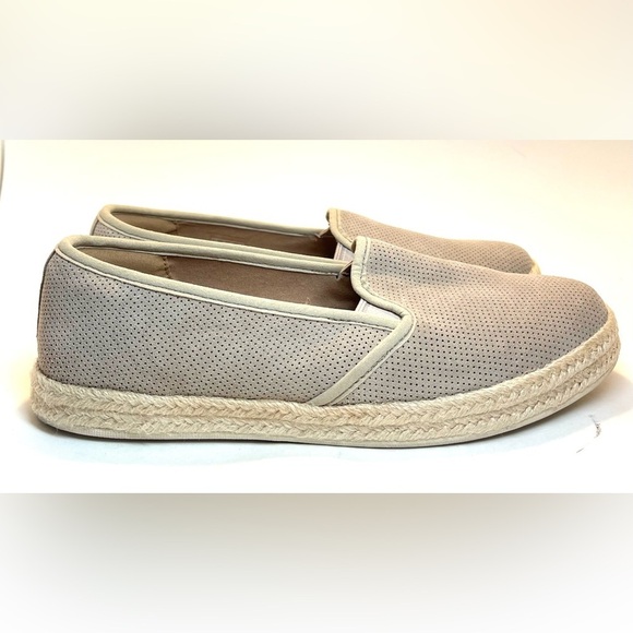 Clarks Shoes - Clark’s Natural Color Azella Theoni Slip-on Soft‎ Cushion Women’s Size 10M